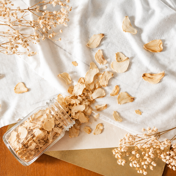 Garlic flakes